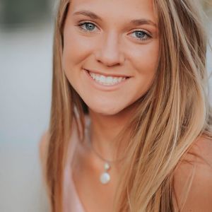 Meet your Posher, Emaleigh